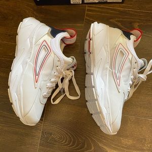 NWT Fila Amore Sneaker